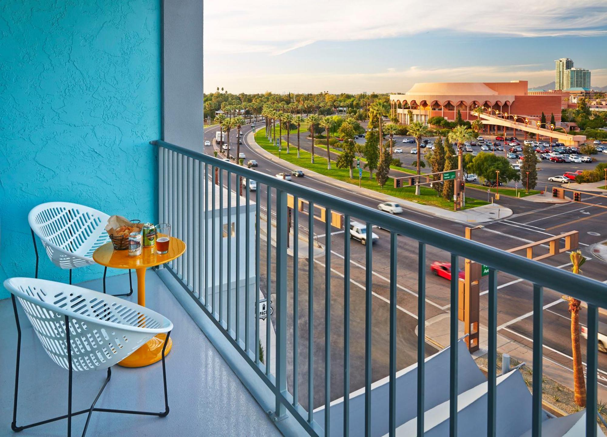 Graduate By Hilton Tempe Hotel Exterior photo